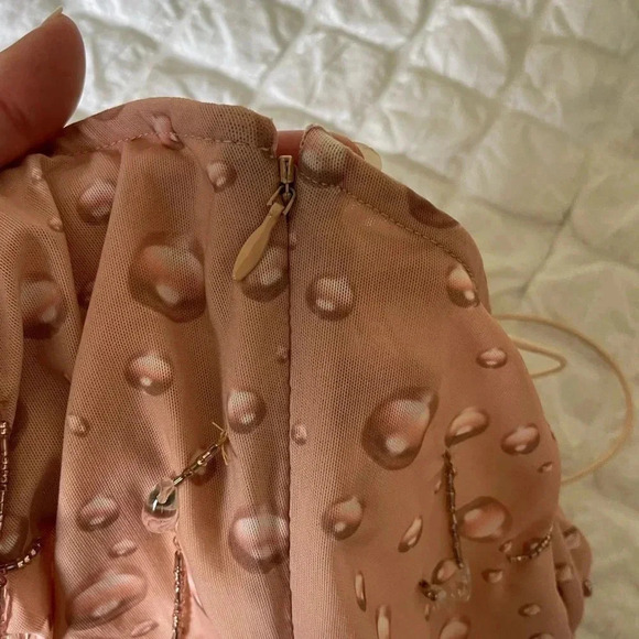 Revolve H:ours Constanza midi dress in water droplets - Picture 9 of 11